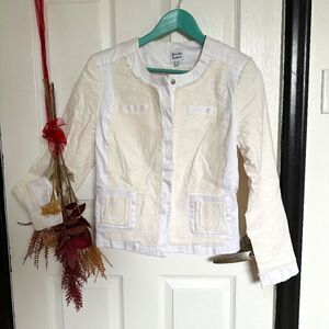 Cream on white cotton blend collarless jacket.